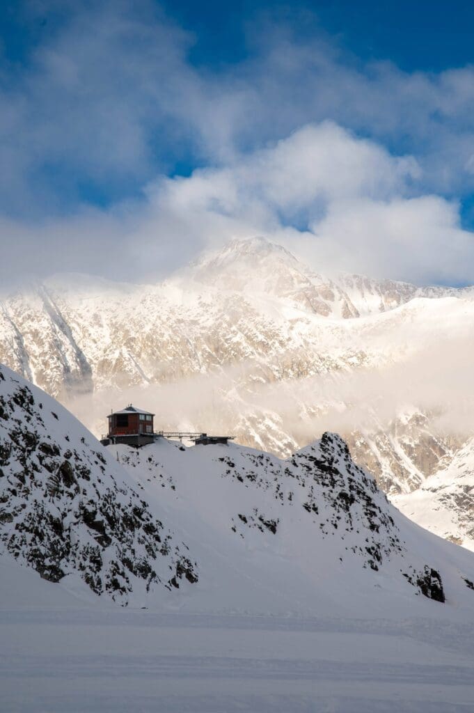 Denali glacier lodge