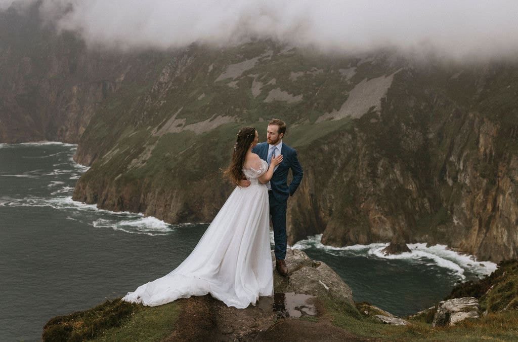 Eloping in Ireland on the slieve league cliffs